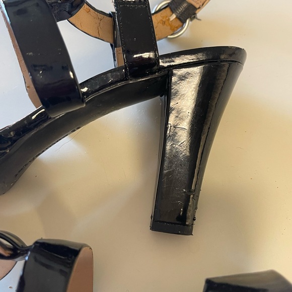 Naturalizer strappy heels with slight platform. Black patent. Size 7 1/2 - Picture 3 of 9